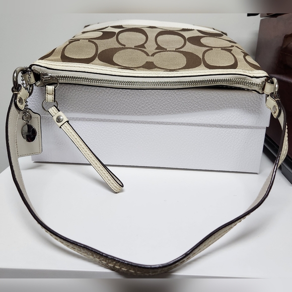 COACH Signature Brown/tan Jacquard Canvas and Patent Leather Zip Tote - Picture 11 of 16